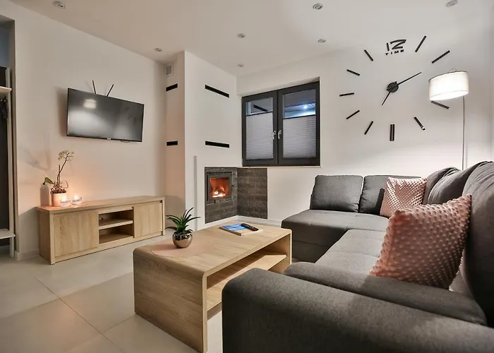 Semesterbostad Pod Lasem Mm